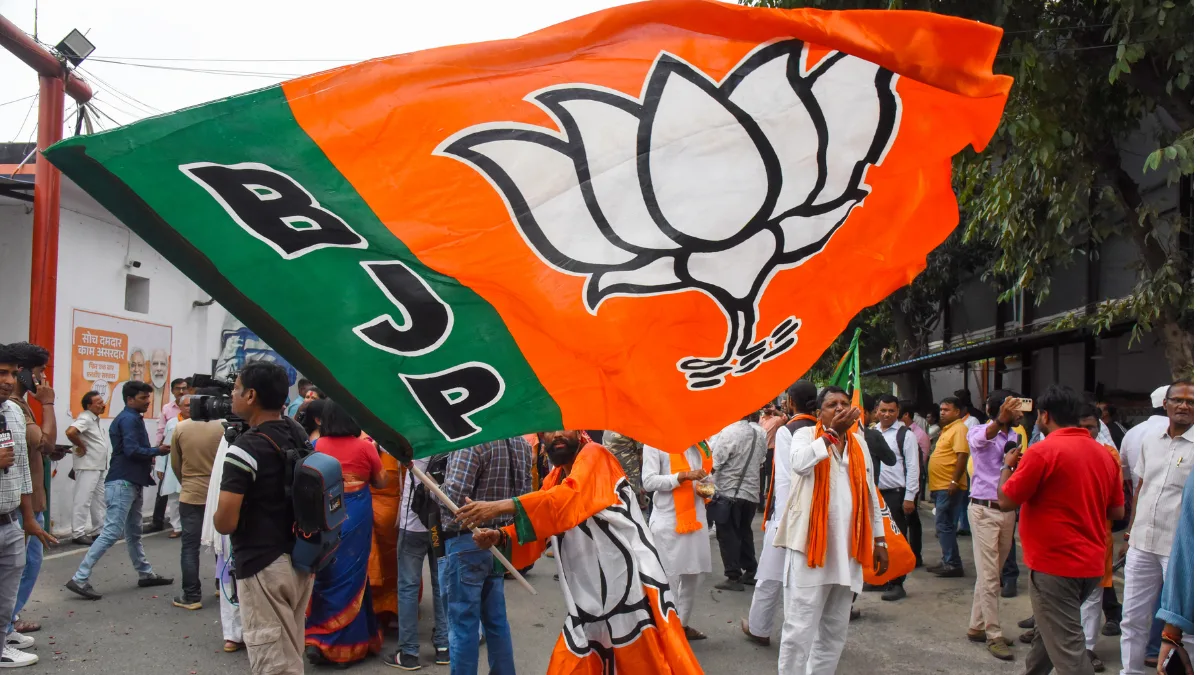 Police use mild force to stop BJP march towards Congress headquarters