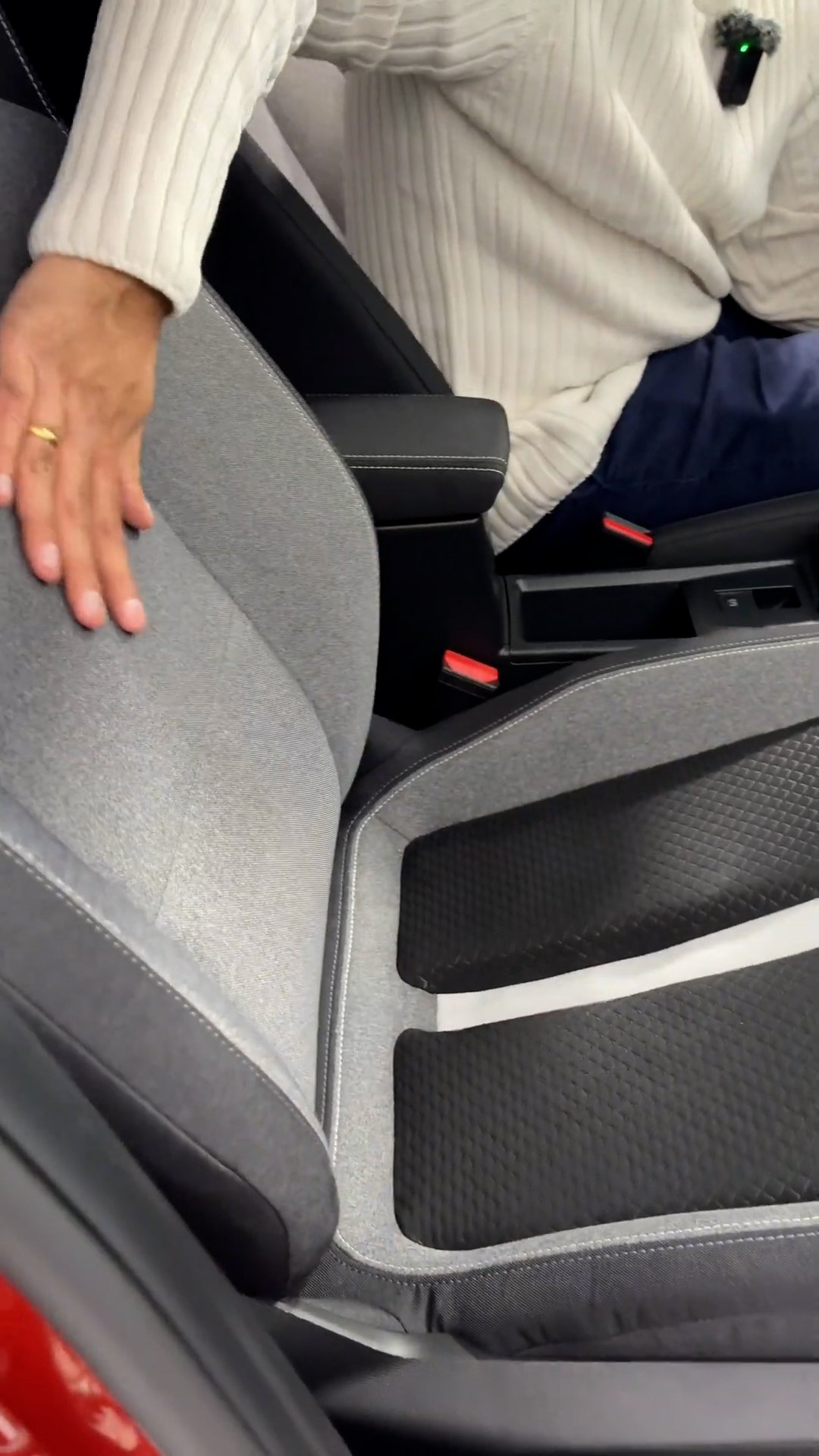 Exploring various interesting details of the Opel Frontera