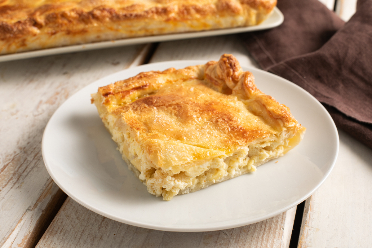 Apple and ricotta puff pastry tart