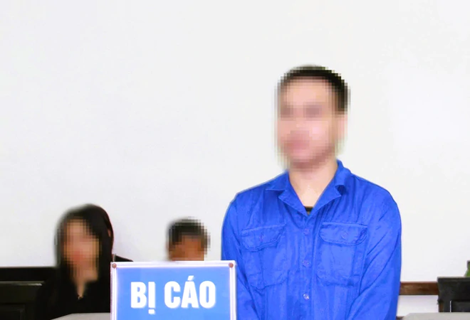 Chiếm đoạt tiền tỉ rồi đem tiêu xài, cá độ bóng đá, lãnh hơn 26 năm tù
