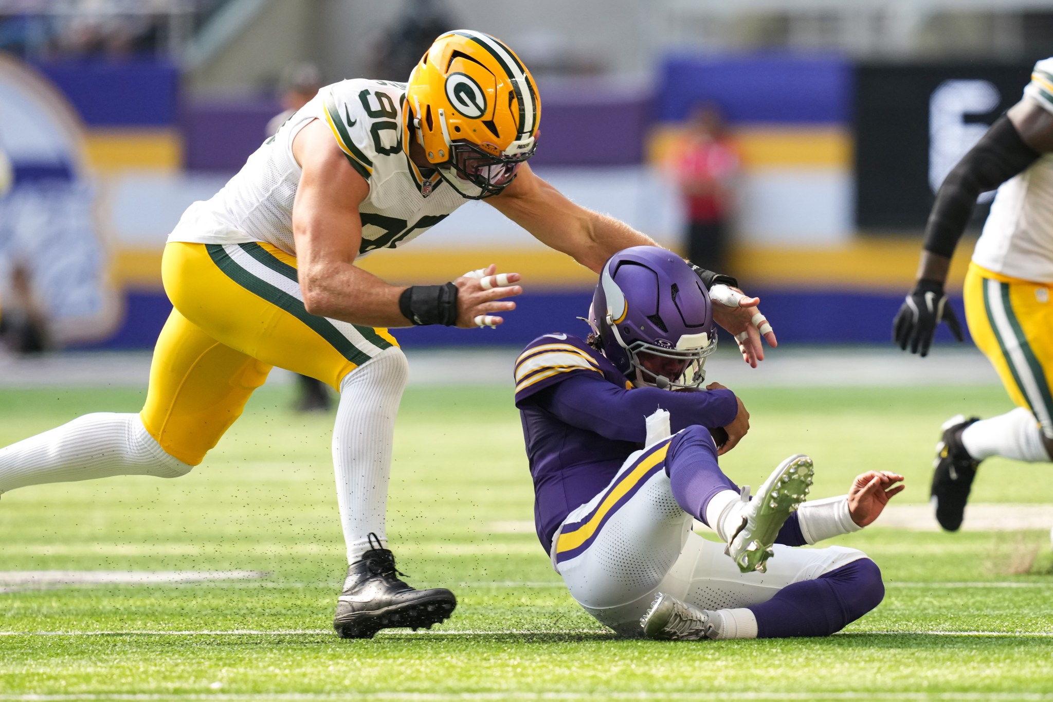 Packers’ Lukas Van Ness accused of trying to injure Vikings QB Kyler Murray