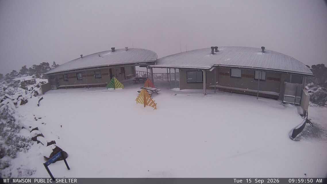 Heavy snowfalls in Tasmania as cold front bites
