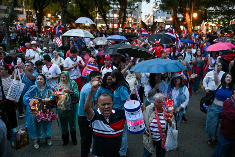 Costa Rica : manifestations contre la présidente accusée de menacer la démocratie