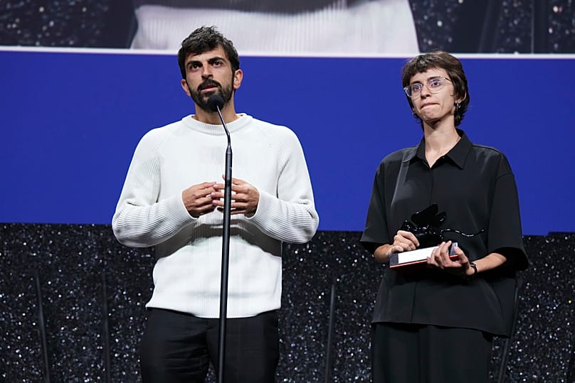 Yuval Abraham y Rachel Szor recogen el Premio Especial del Jurado por 'NAZA' durante la ceremonia de clausura de la 83ª edición del Festival de Cine de Venecia, el 12 de septiembre de 2026 AP Photo