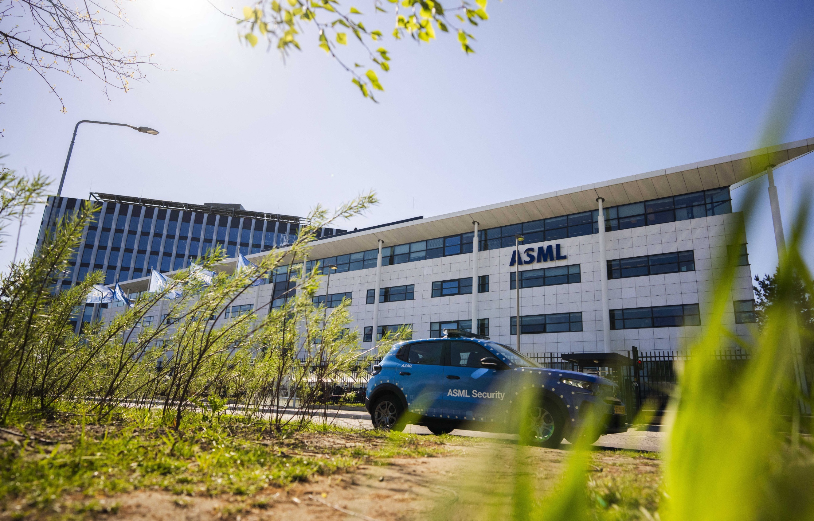 TSMC joins all four chipmakers on ASML high-NA EUV; Eindhoven campus ...