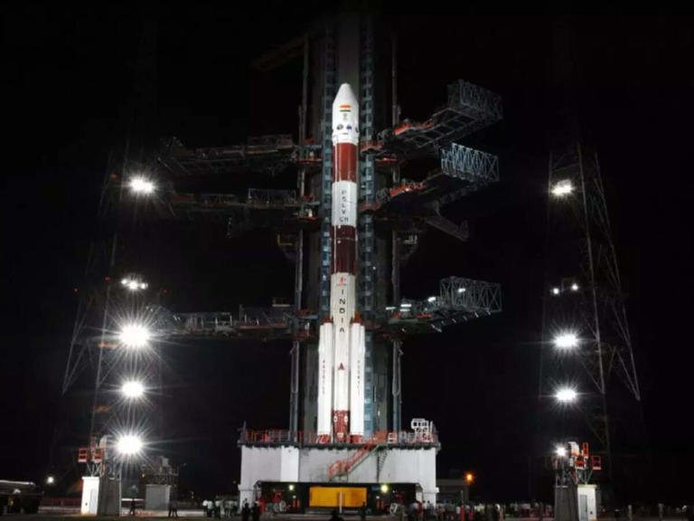 Chandrayaan-1 finds clues to a moon basin lost in time