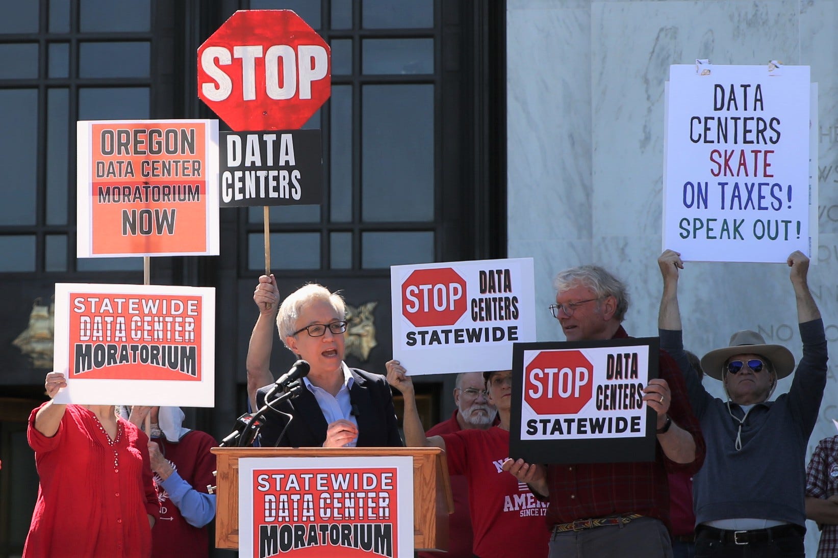 Where do Oregon candidates for governor stand on data centers?