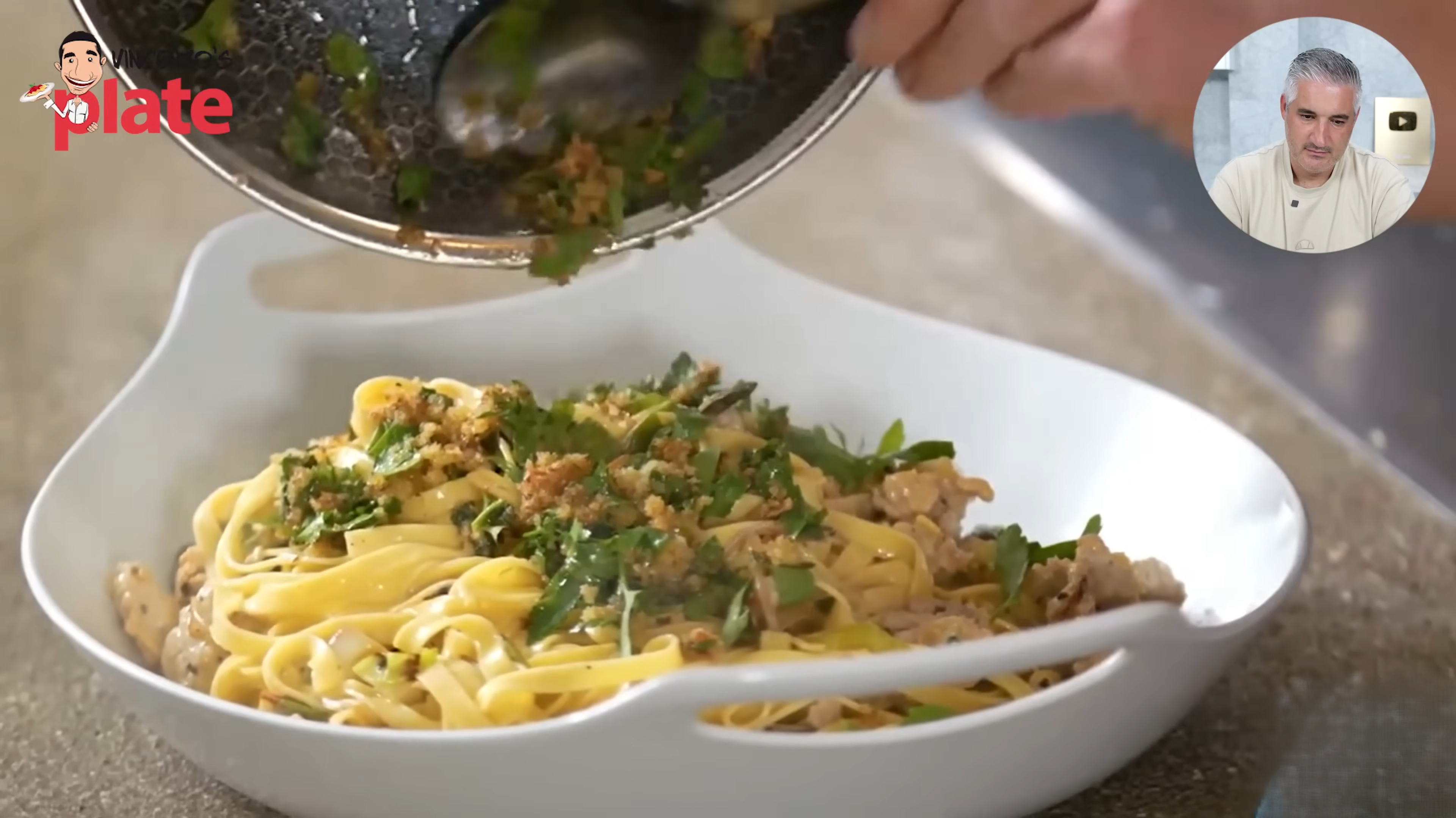 An Italian chef watches Gordon Ramsay make turkey pasta - then the ...