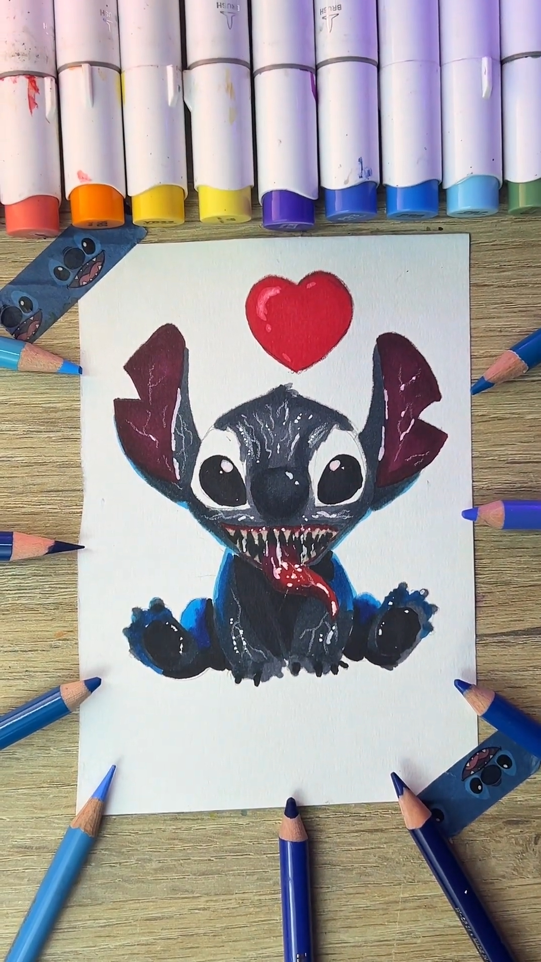 Fusionando a Stitch con Venom en una creación artística única