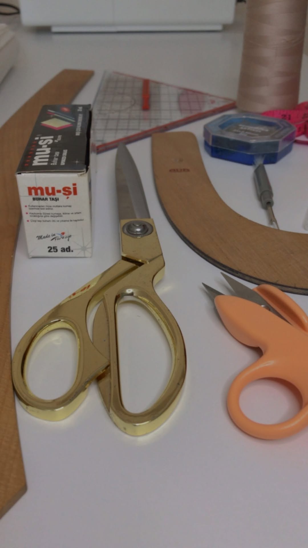 Essential sewing tools every beginner needs
