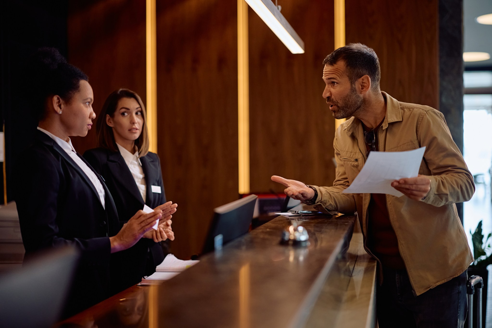 Man demands room access before check-in, not prepared for hotel’s response