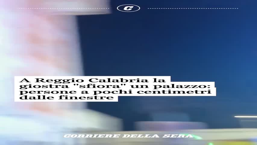 Reggio Calabria: Amusement ride skims building, people just inches from ...