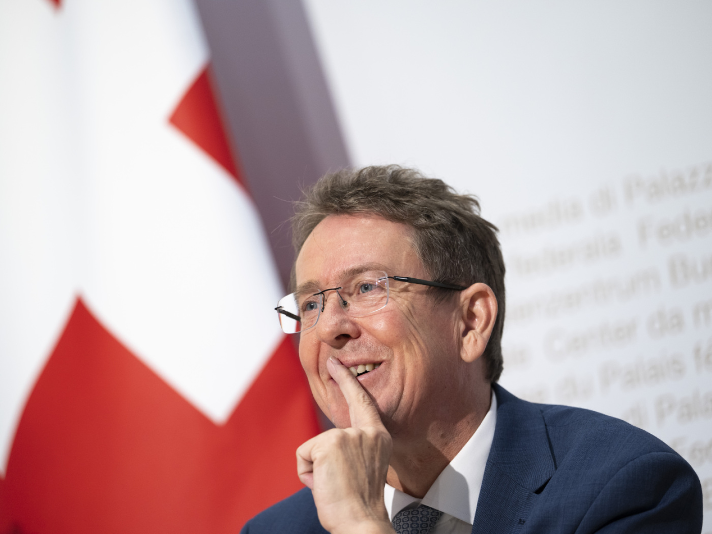 Rösti veut que le sommet sur l'IA offre un cadre au débat en Suisse