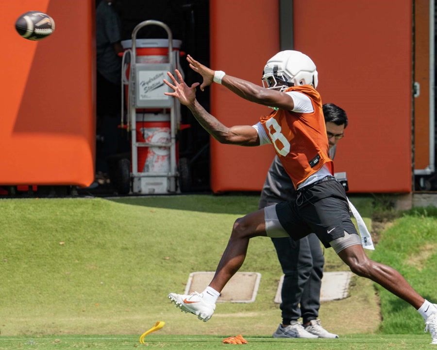 Inside Texas football's new $80 million training complex