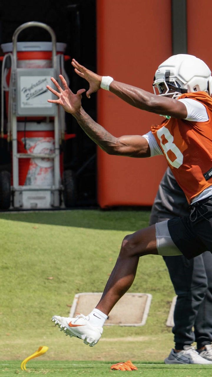 Inside Texas football's new $80 million training complex