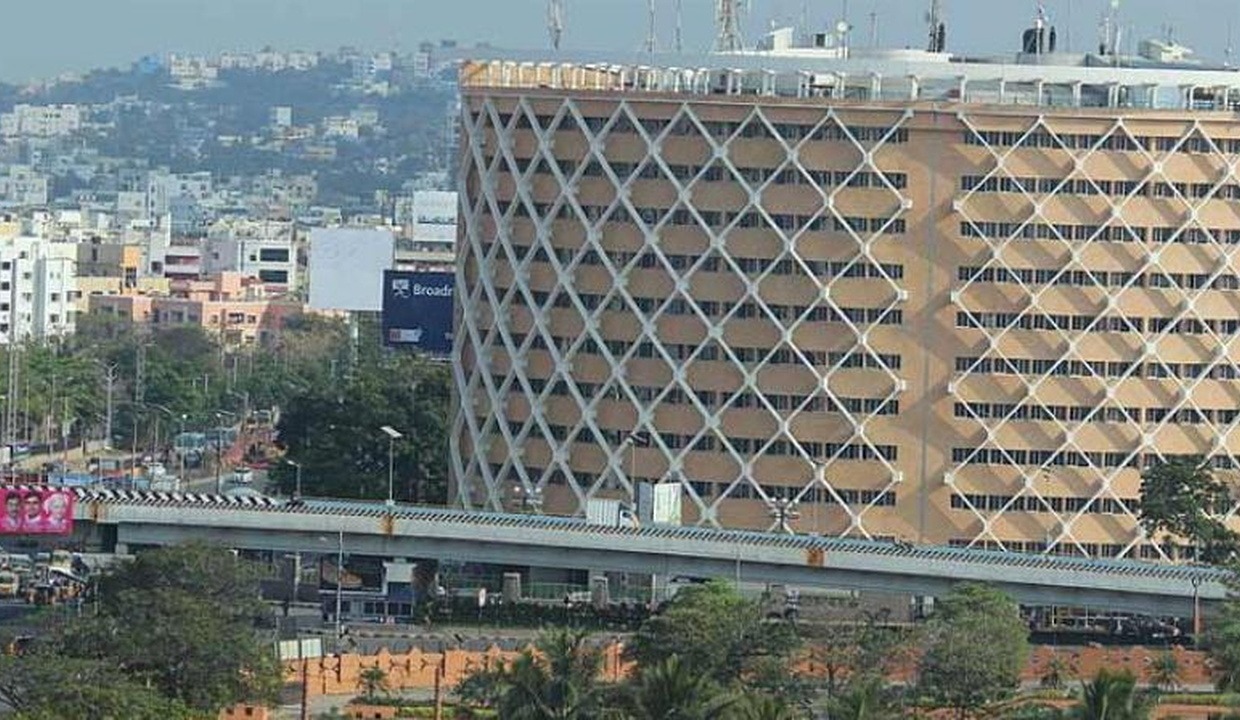 Oracle begins fresh round of layoffs, India product engineering teams ...