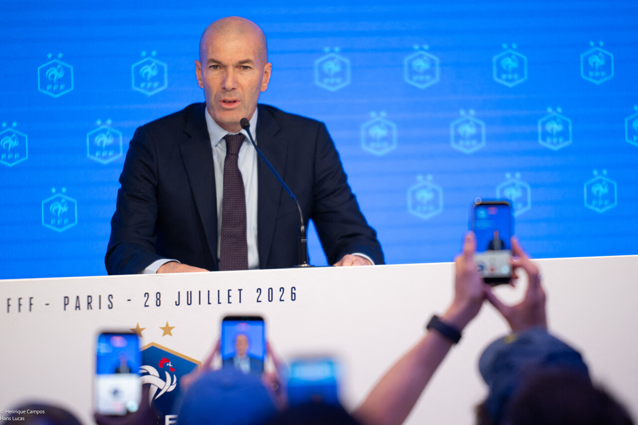 fabien-barthez-xavier-giraudon-d-couvrez-le-staff-complet-de-zinedine