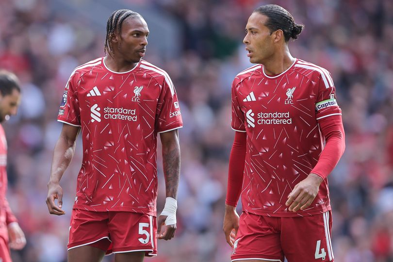 LIVERPOOL, ENGLAND - SEPTEMBER 12: Jeremy Jacquet of Liverpool and Virgil van Dijk of Liverpool during the Premier League 2026/27 match between Liverpool FC and Fulham at Anfield on September 12, 2026 in Liverpool, England. (Photo by James Gill - Danehouse/Getty Images)