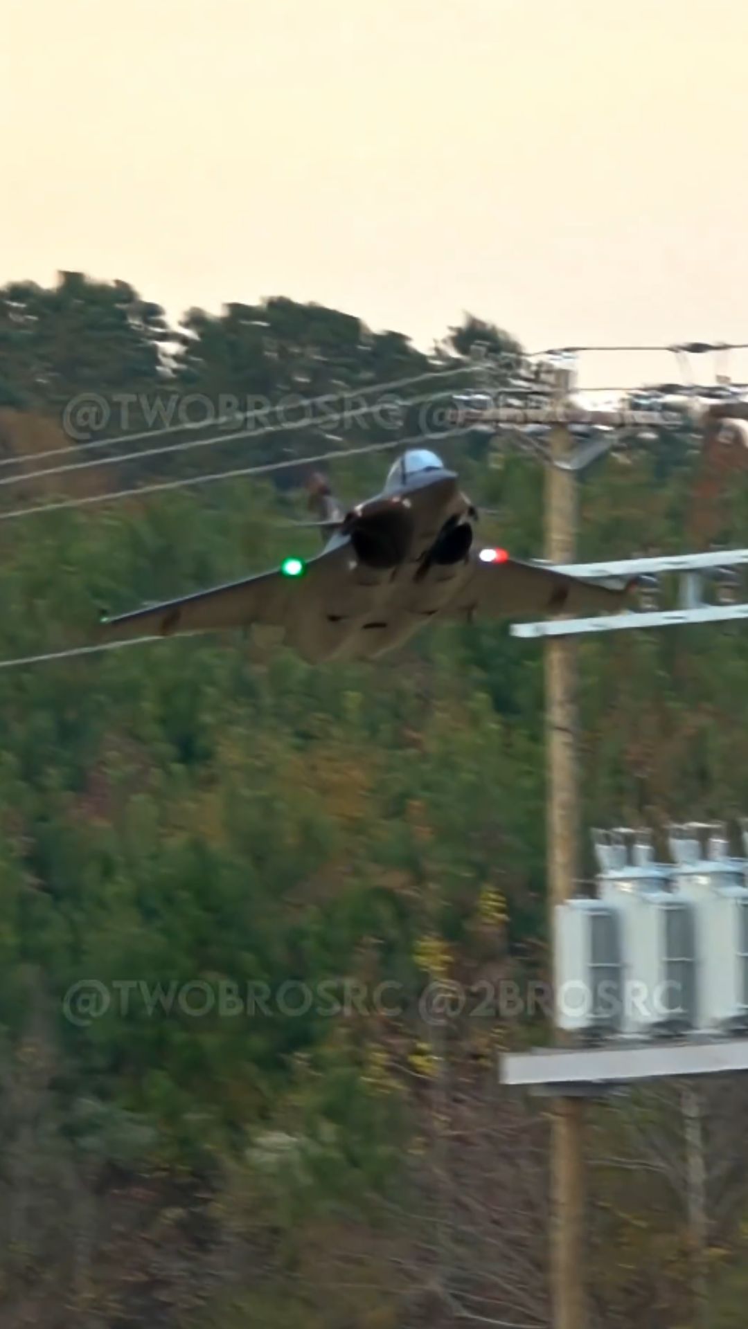 RC Rafale fighter jet makes a dramatic last second landing