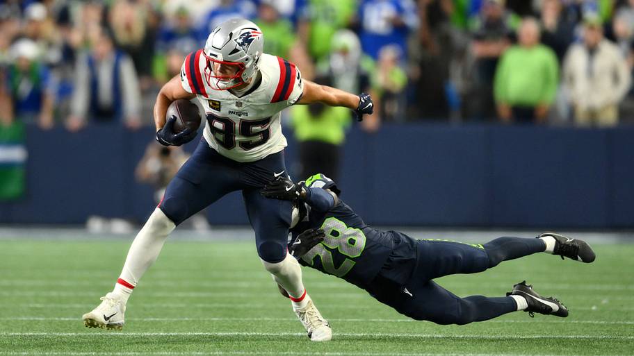 Hunter Henry headlines Week 2 fantasy football tight end waiver wire ...