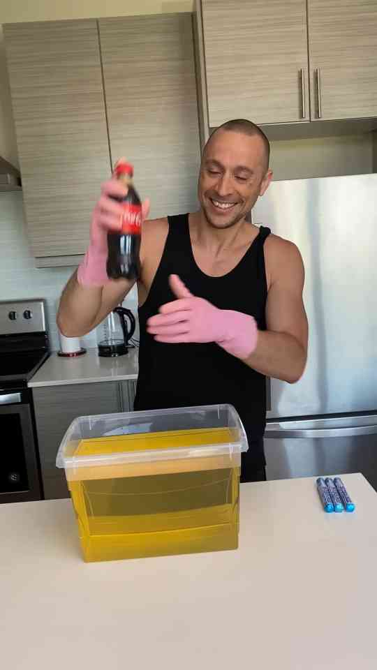 Coke and Mentos in oil: The unexpected experiment you have to see
