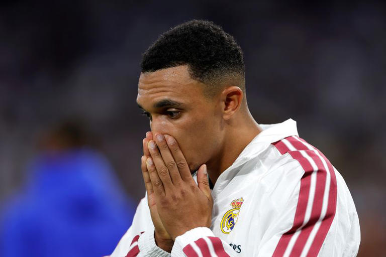 Los medios españoles revelan el problema de Trent Alexander-Arnold mientras el desafío de José Mourinho queda claro.