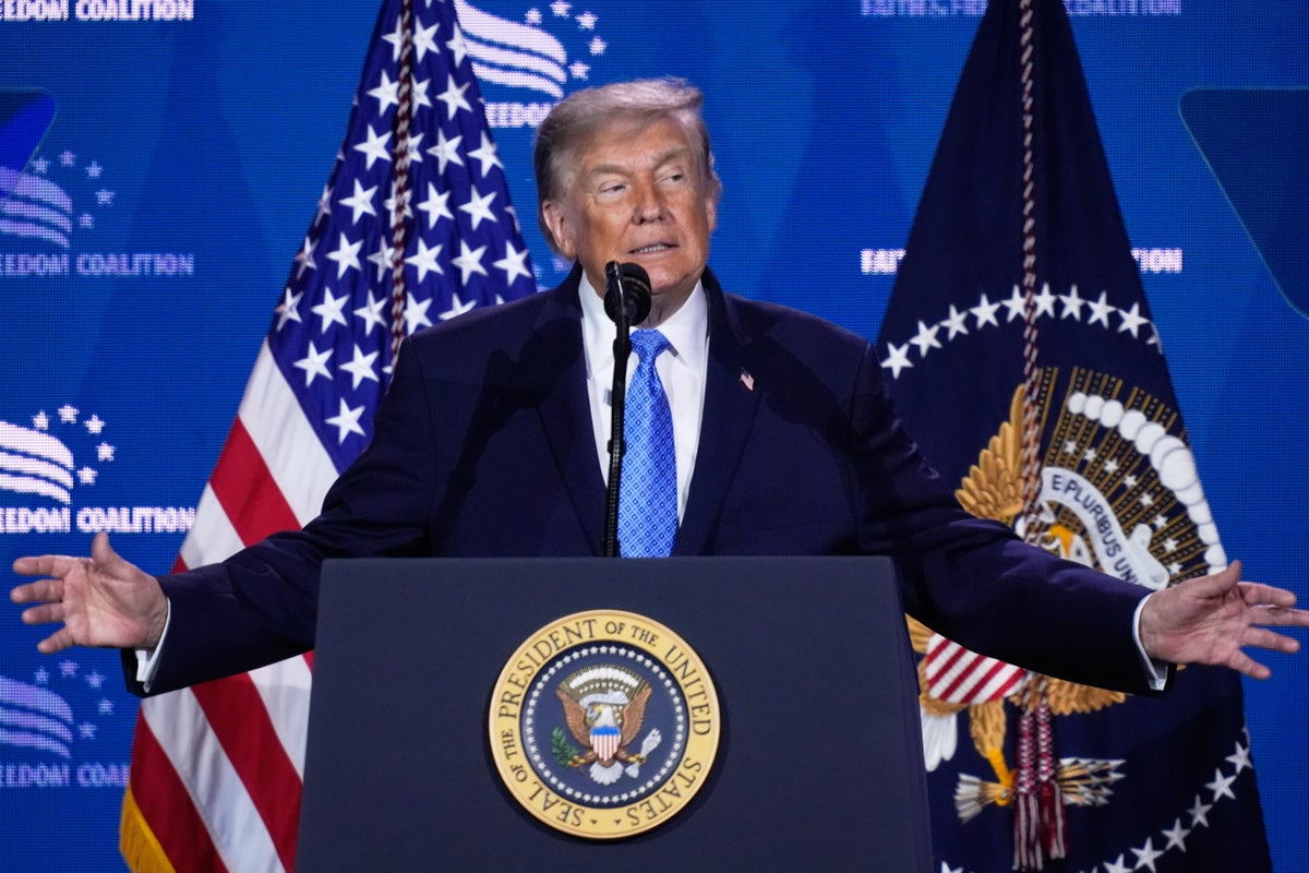 Dem leader calls out Trump family’s ‘financial stake’ in AI industry