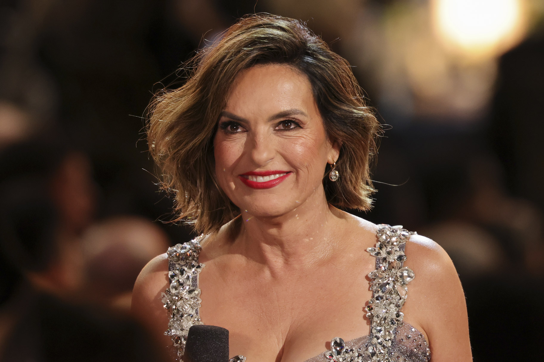 Mariska Hargitay has priceless reaction to musical SVU tribute: 