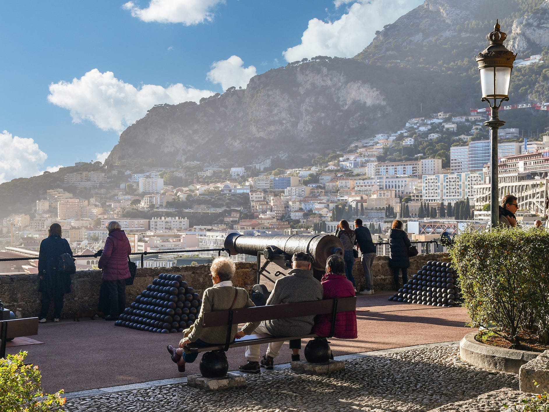 The 15 countries with the highest life expectancies — and the 15 with ...