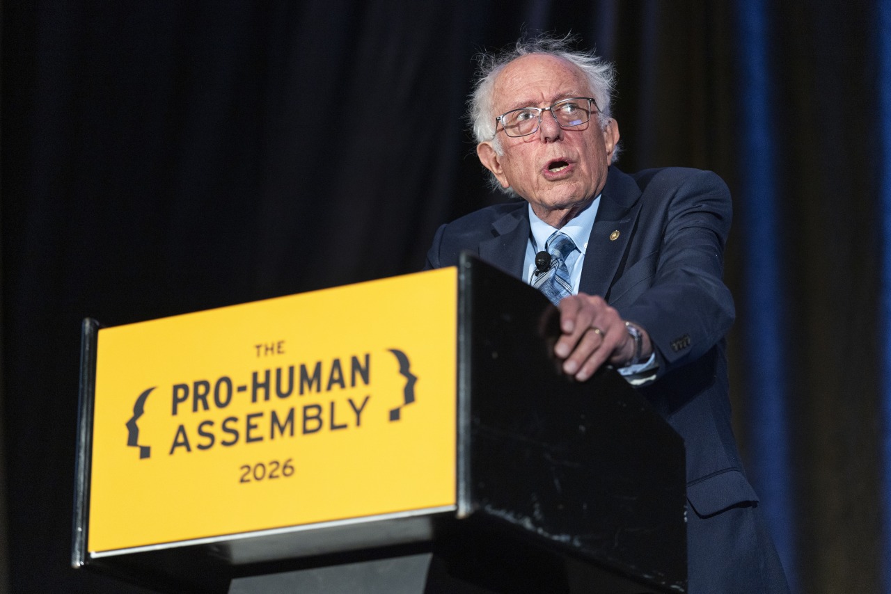 Steve Bannon and Bernie Sanders don't agree on much. They agree AI could kill us all.