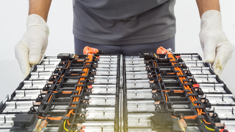 New tech resurrects end-of-life lithium batteries back to 95% capacity