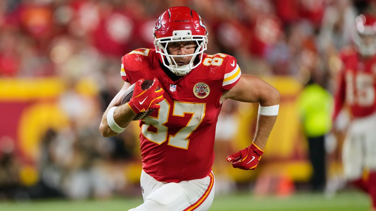 Travis Kelce played 'pretty good for an old man,' Chiefs' Andy Reid ...
