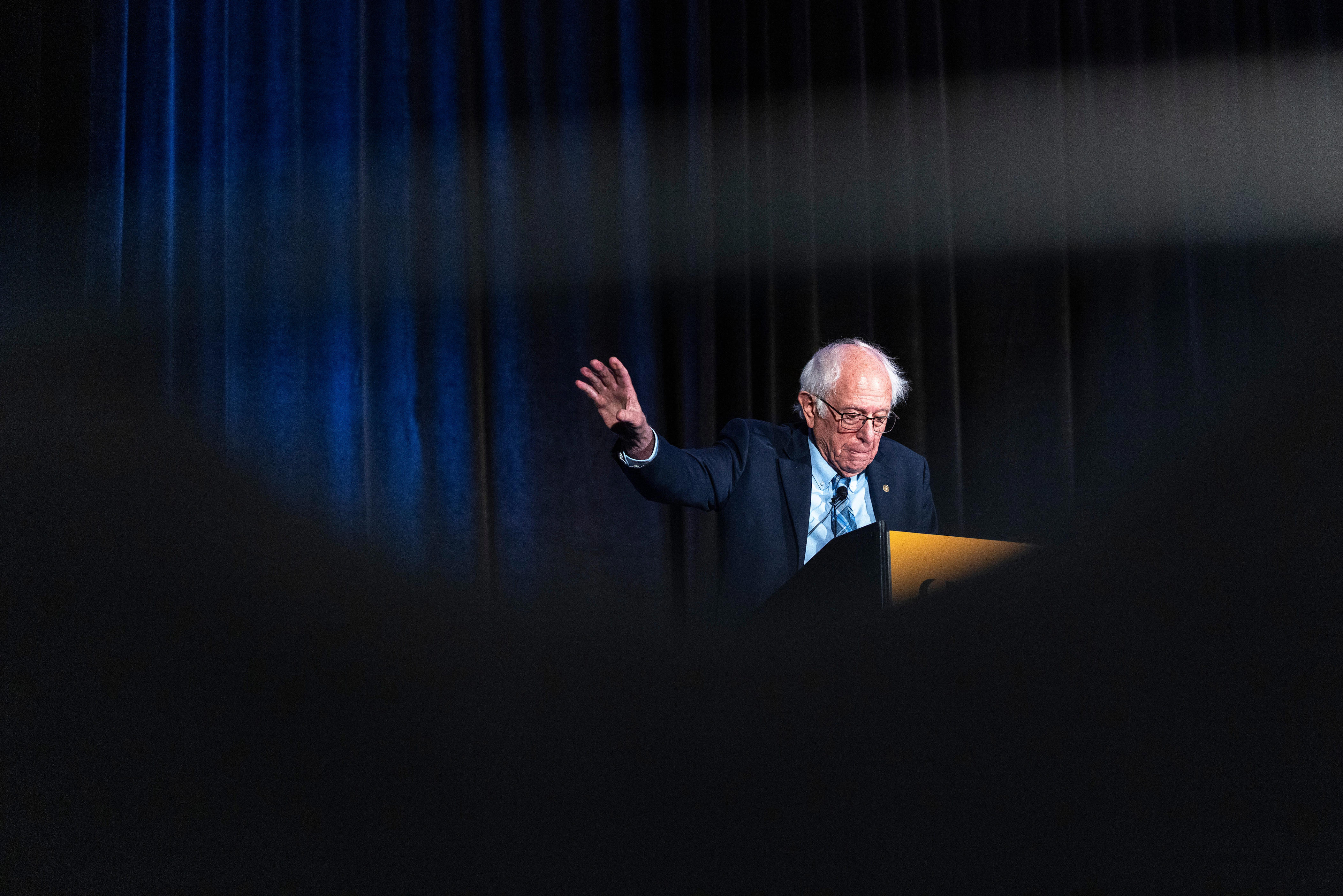 AI fears bridge political divide as Sanders and Bannon join DC event