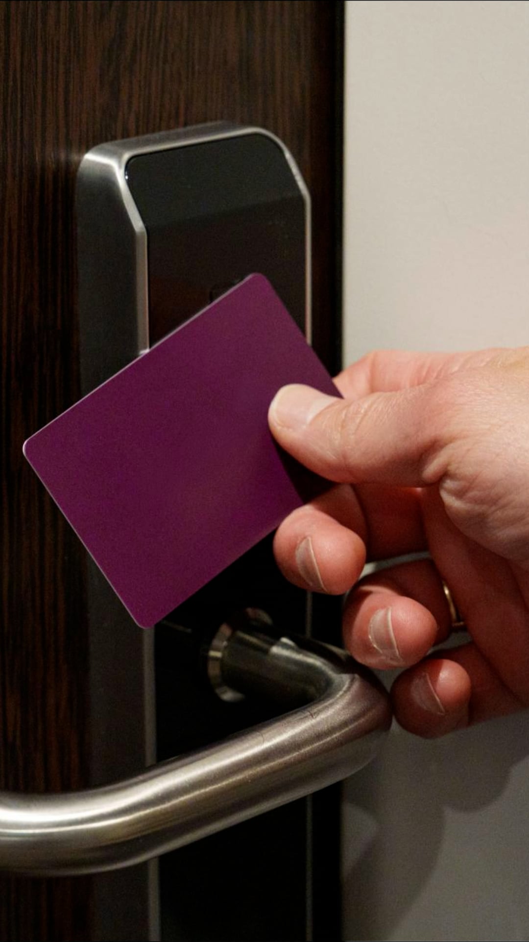 The 90-second hotel room safety check used by flight attendants