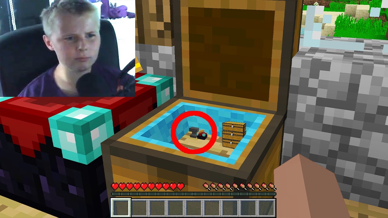 I secretly built a base inside a Streamers chest in Minecraft...