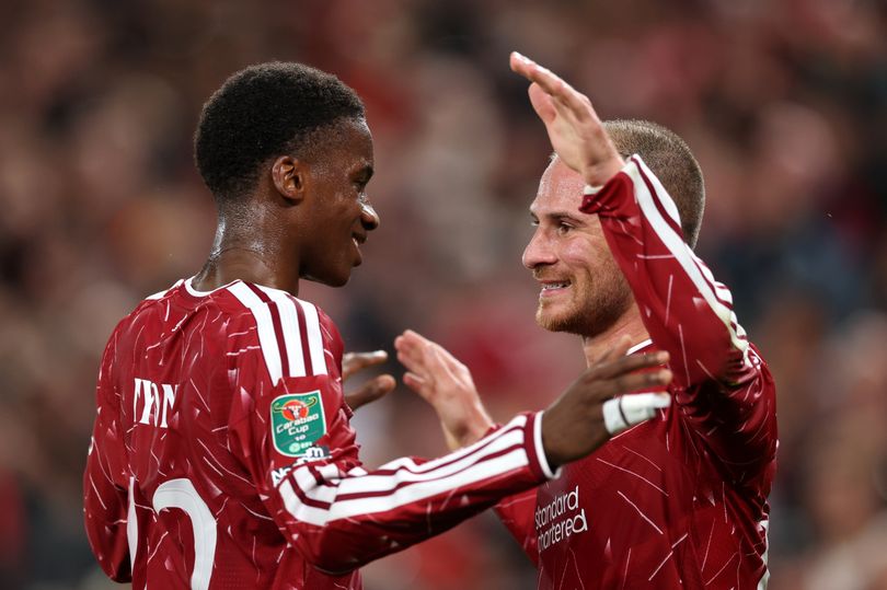 Alexis Mac Allister and Trey Nyoni during Liverpool vs Tottenham.