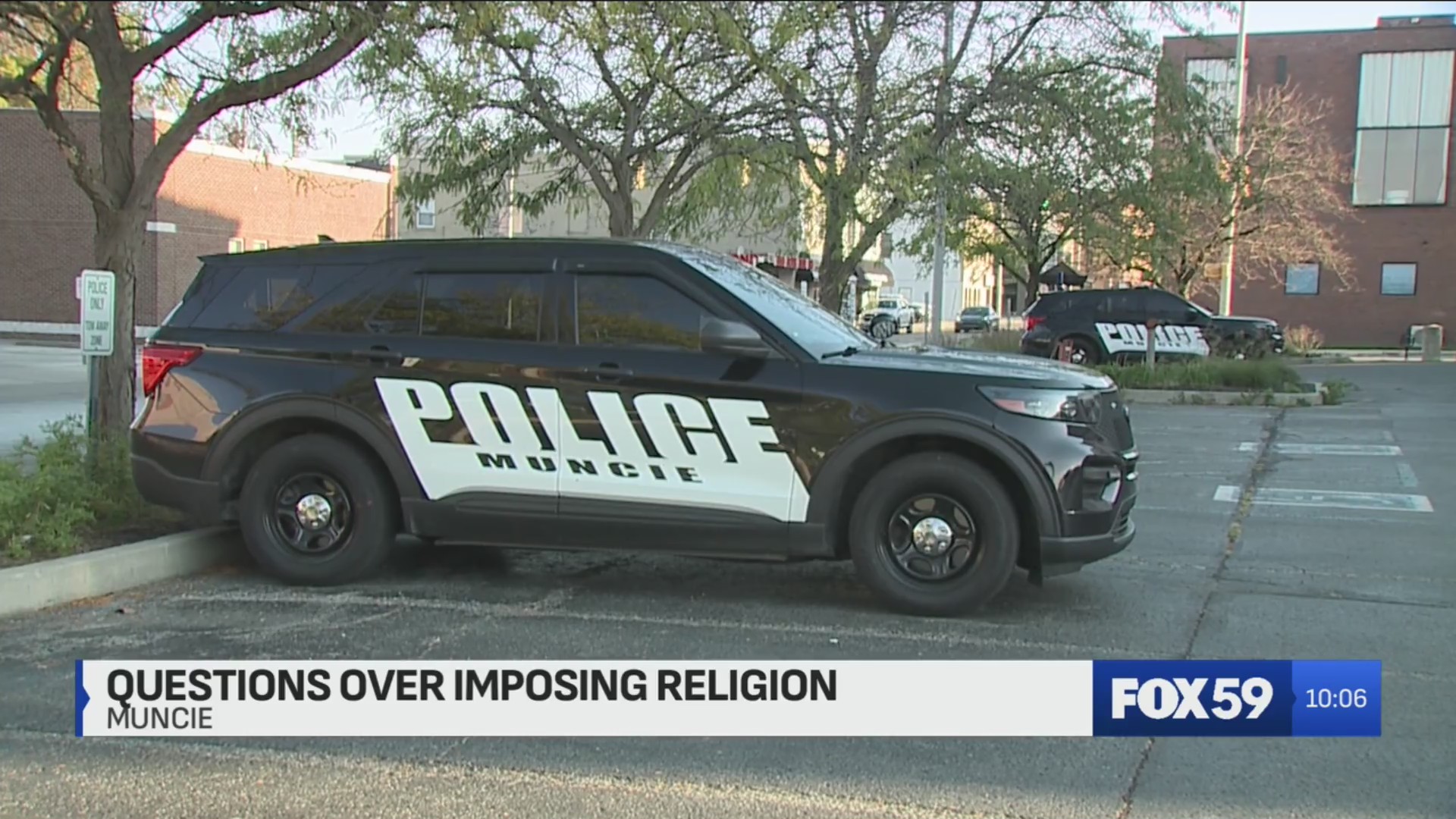 Muncie leaders debating new decals for police cars, fire trucks