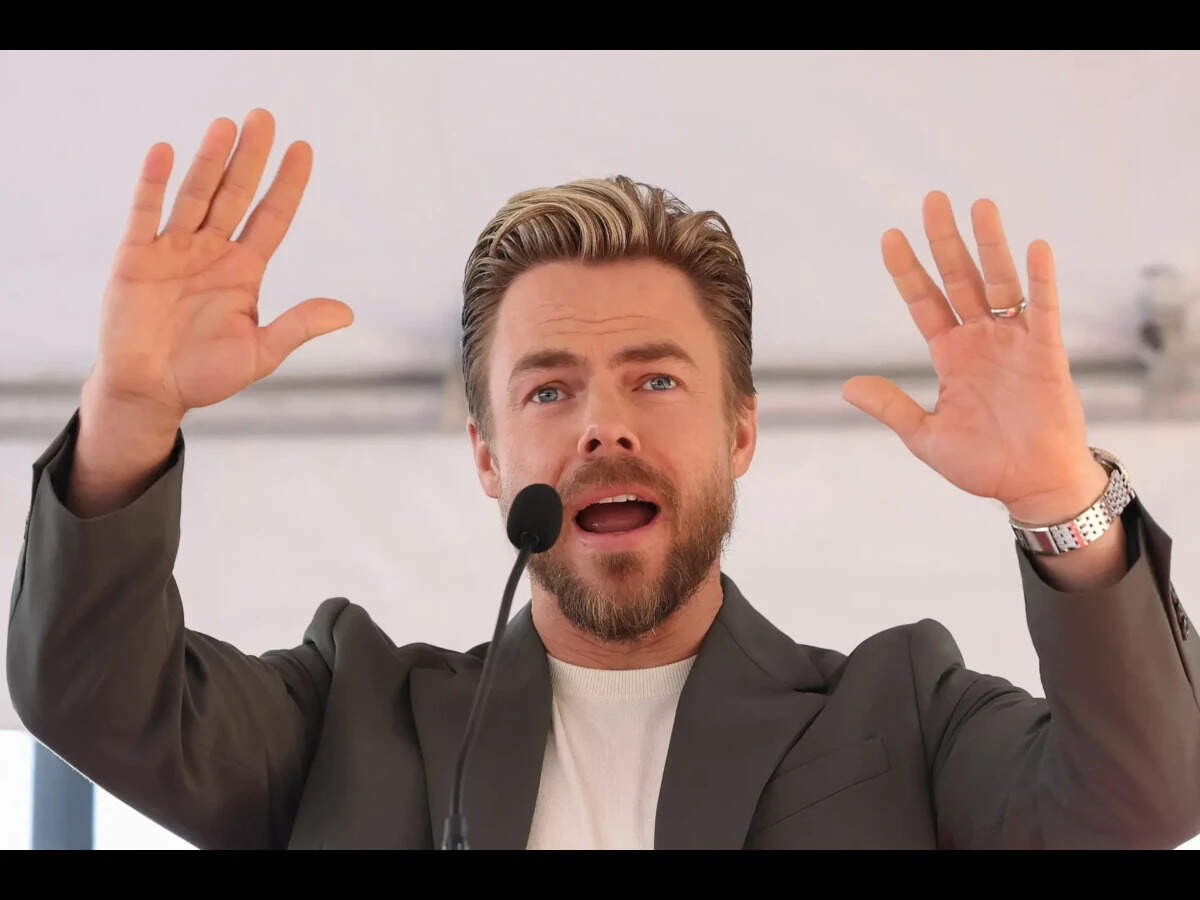 Derek Hough accidentally calls Tyler Cameron ‘Dylan’ during ‘Dancing ...