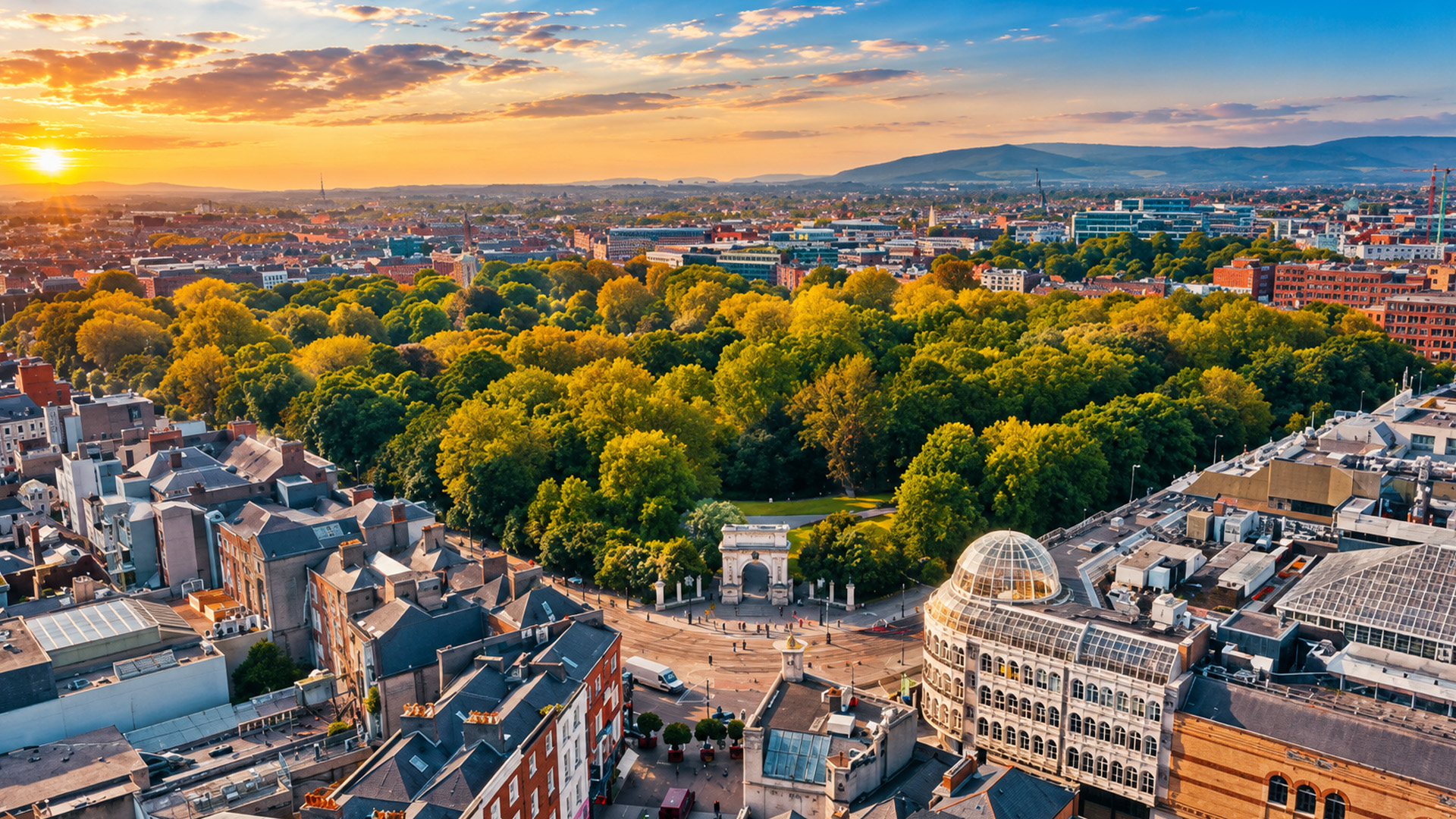 Historisch stadsbeeld van Dublin omringd door groen