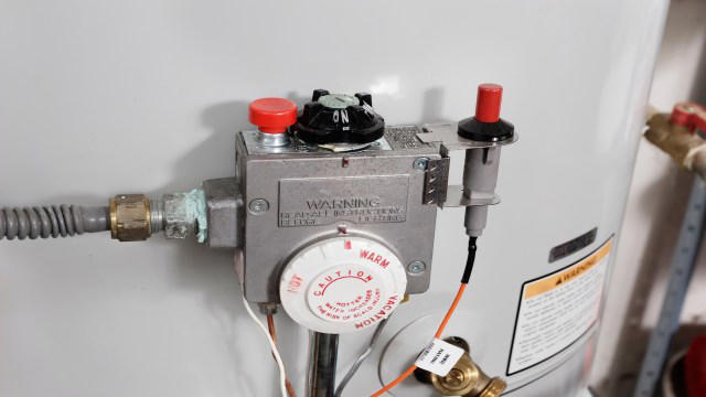 Plumbers urge homeowner to replace water heater after old gas shutoff ...