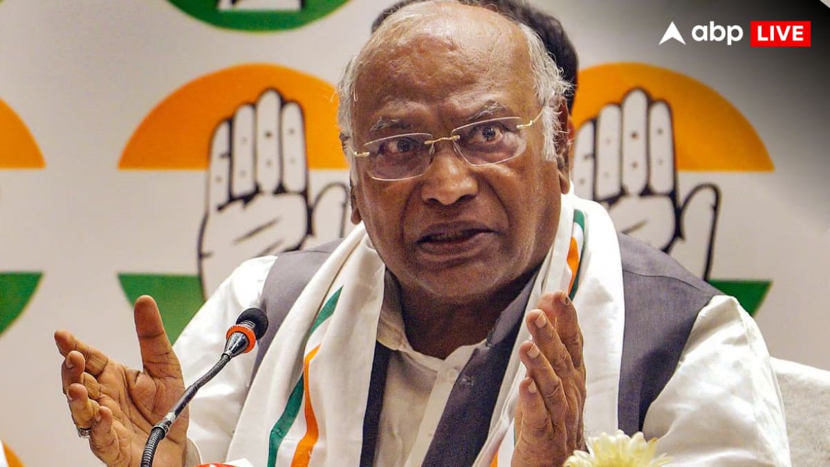 'Howdy Modi ji keeps surrendering': Kharge slams govt over 100% US ...