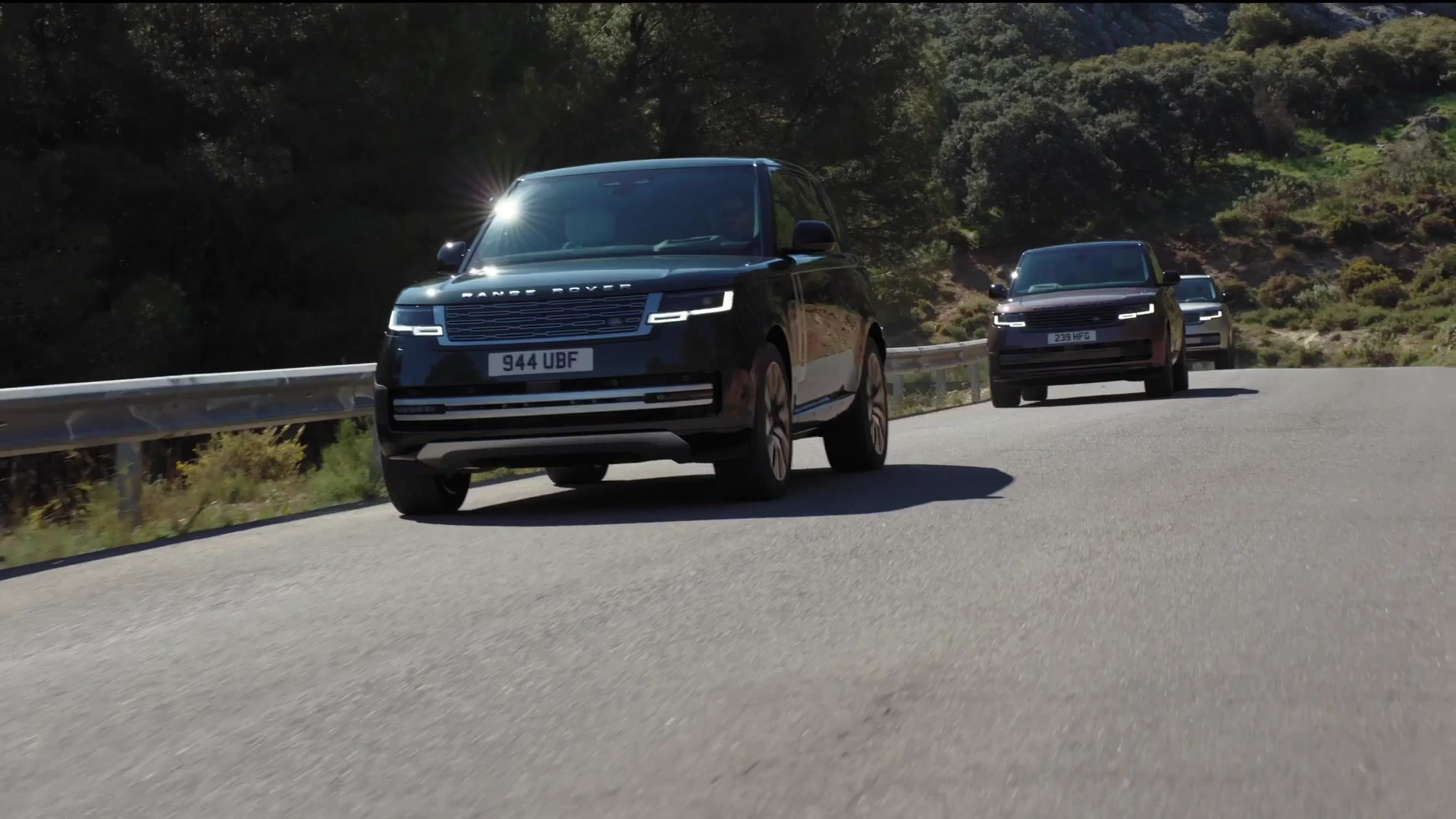 Range Rover electric - three car convoy