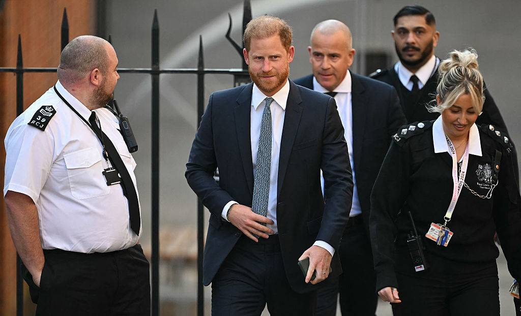 Experts express confusion over Harry and Meghan's decision to pull kids ...
