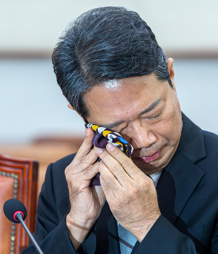 Civic group, opposition declare Kim unfit for justice minister
