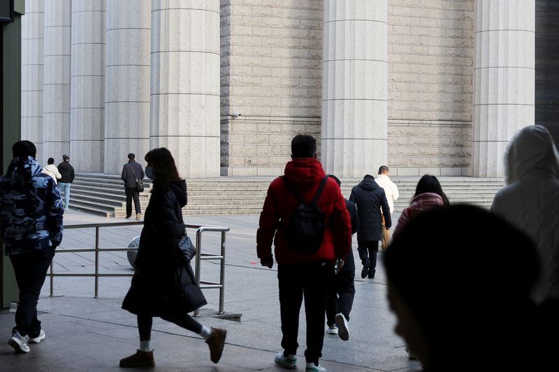 Chinese investors rush into US stocks as Beijing opens wider path overseas