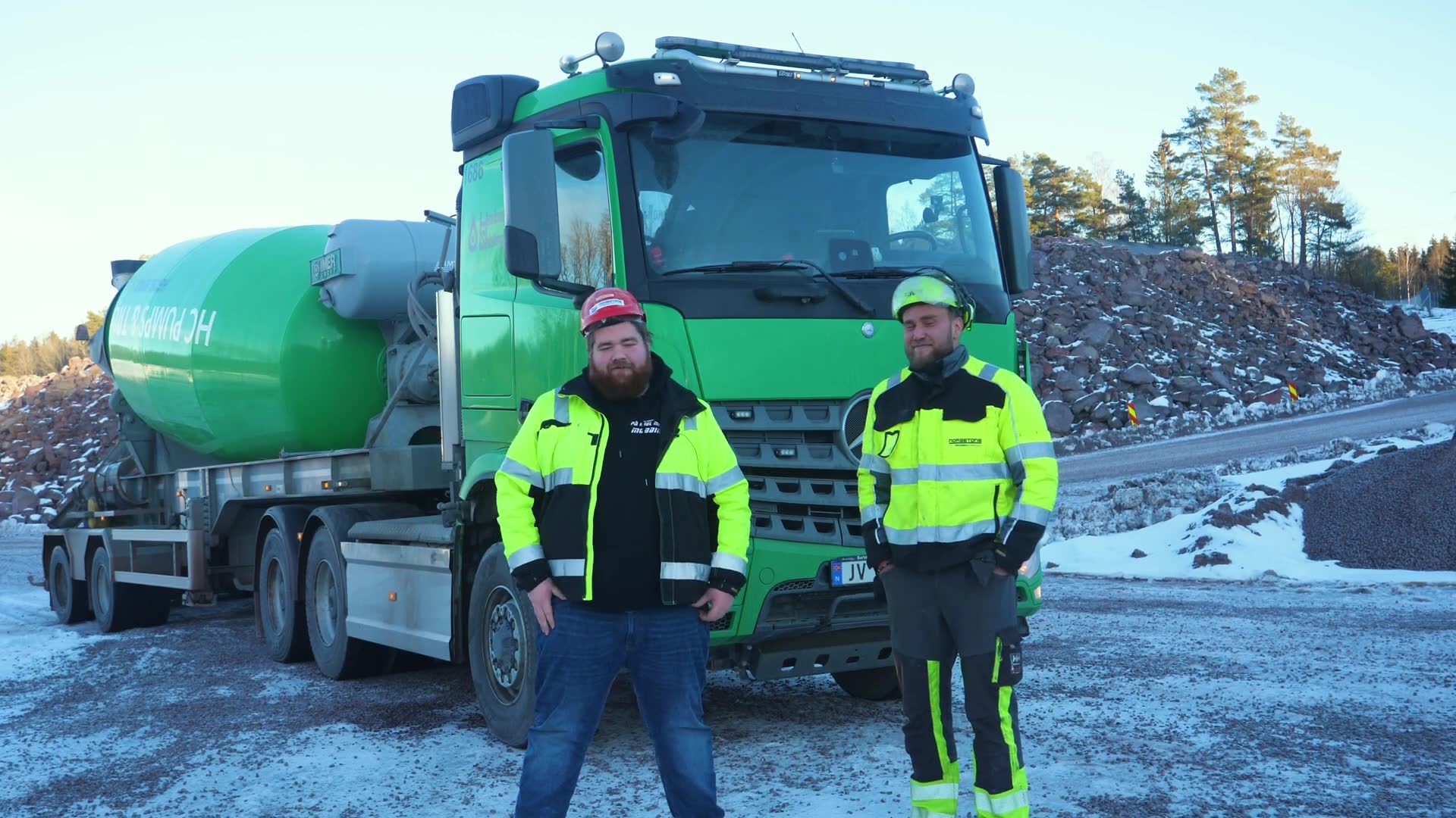 En hel dag bak rattet med Lastebiljonas