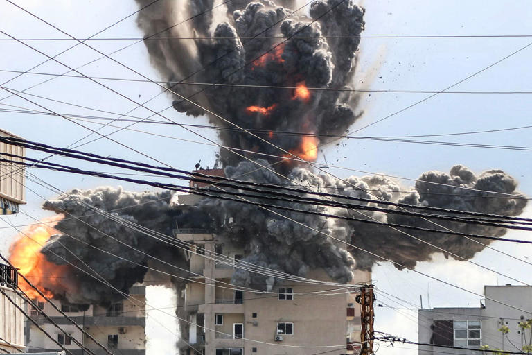 L'armée israélienne va se faire livrer des bombes parmi les plus puissantes de l'arsenal américain. (Photo by Kawnat HAJU / AFP)