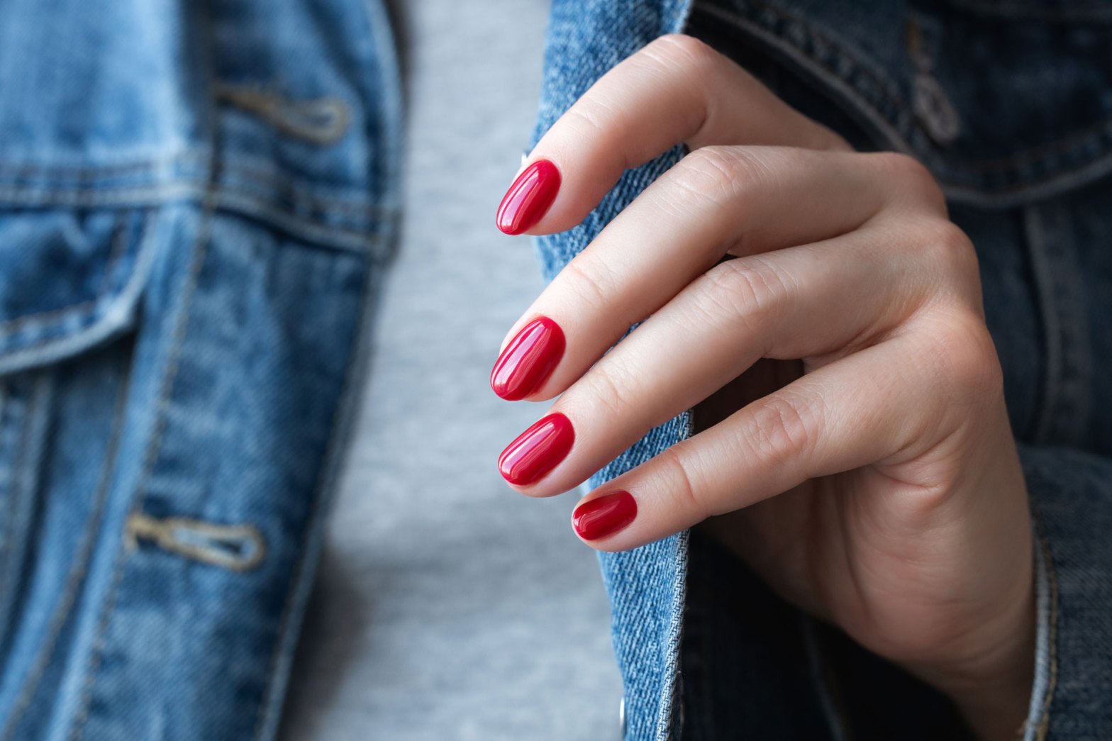 Dm, Rossmann, Müller: Dieser 2-Euro-Nagellack hält länger als manch ...