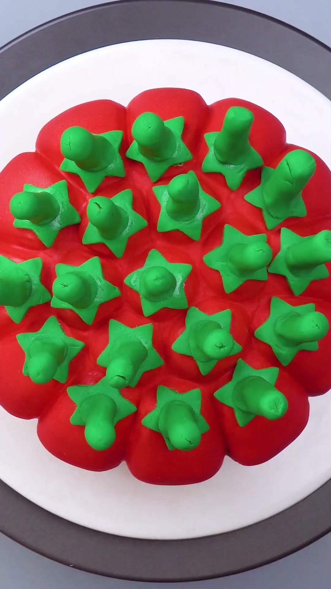 Creating a realistic giant strawberry fondant cake design