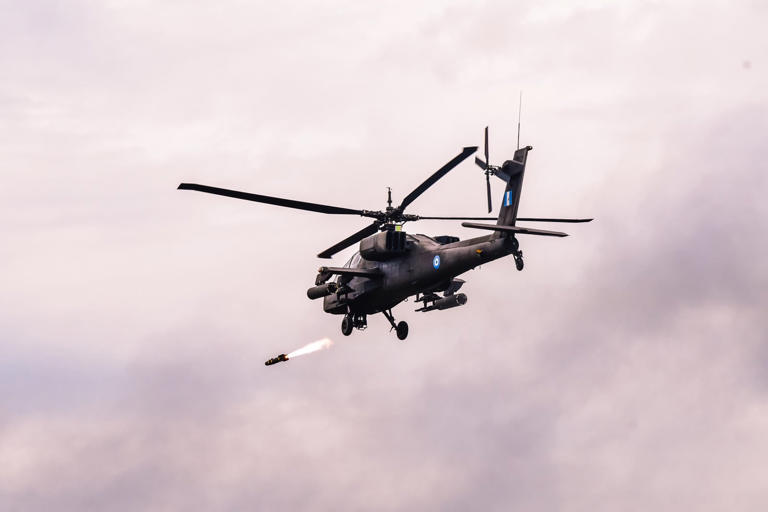 Αεροπορία Στρατού: Σε πτητικές δοκιμές το 5ο εκσυγχρονισμένο Apache – Τα επόμενα βήματα της Αθήνας